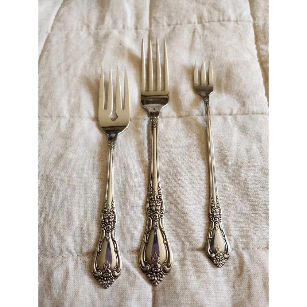 Kennett Square 7 Piece Set Distinction Deluxe‎ Stainless Steel by Oneida HH